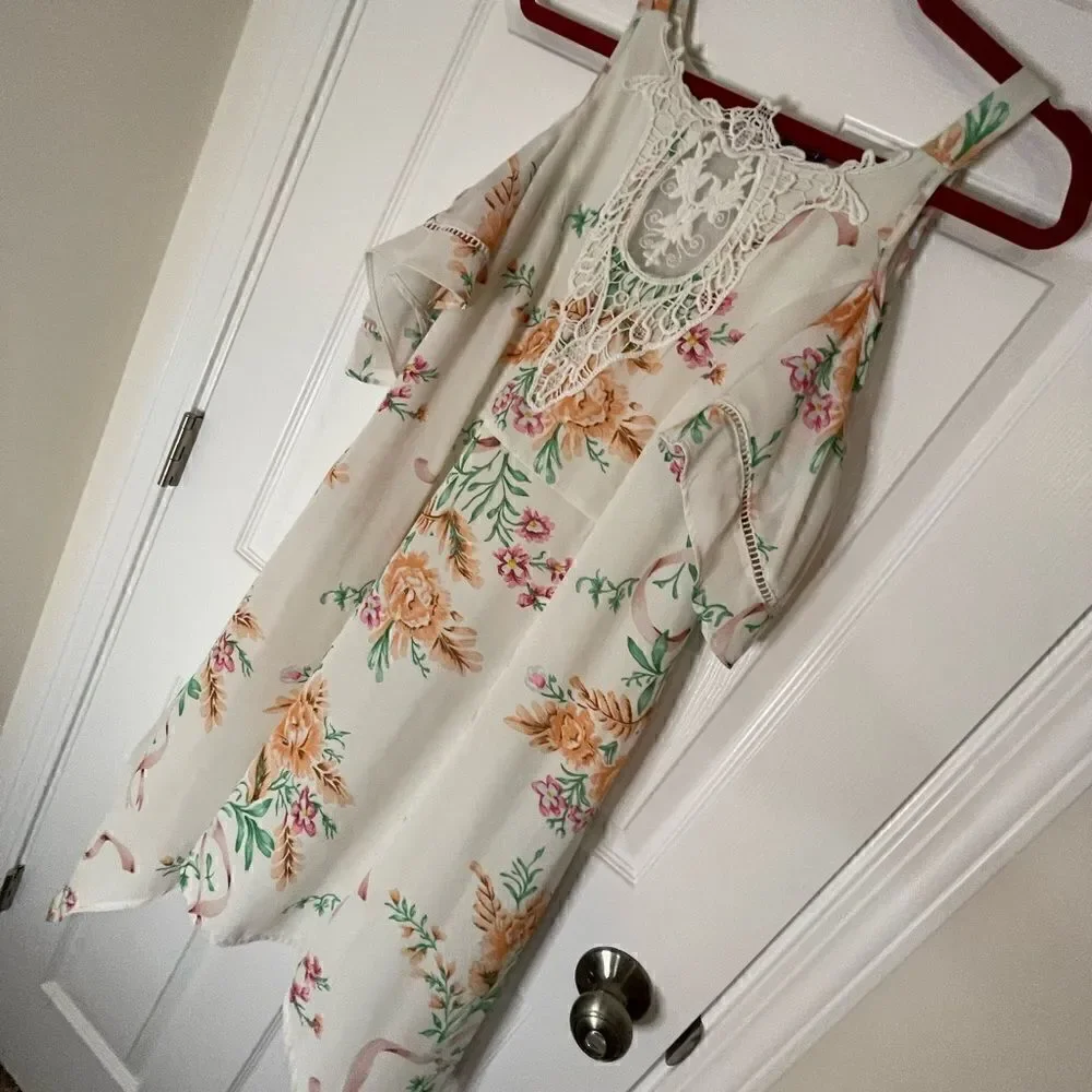 Disney Beauty and the Beast Dress Size M White Floral Lace Cold Shoulder Roses